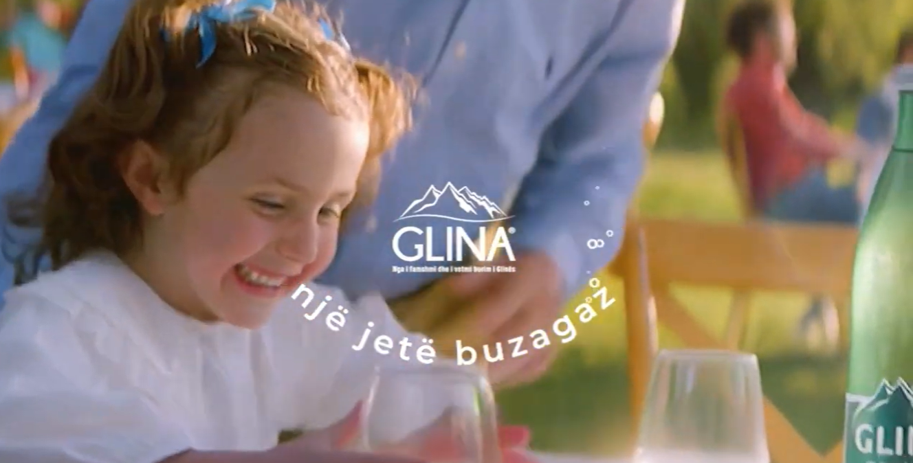 Glina, një jetë buzagaz